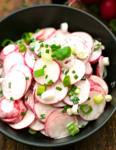 Radieschensalat (einfaches Rezept wie von Oma!)
