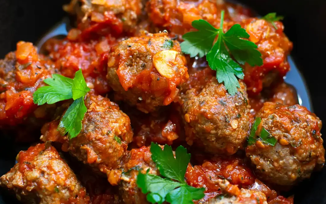 Albondigas – spanische Hackbällchen in Tomatensauce