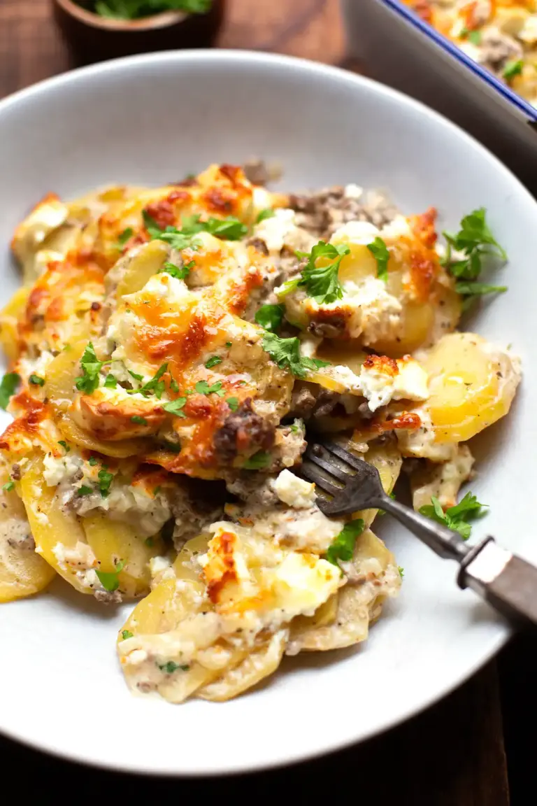 Kartoffel-Hackfleisch-Auflauf (einfach, cremig & SO lecker) Kartoffel Hackfleisch Auflauf Rezept einfach