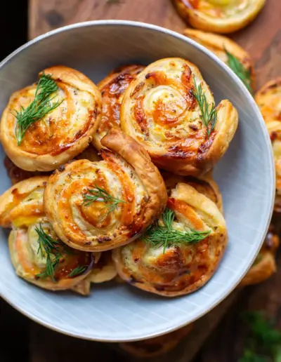 Blätterteigschnecken mit Lachs Rezept schnell einfach