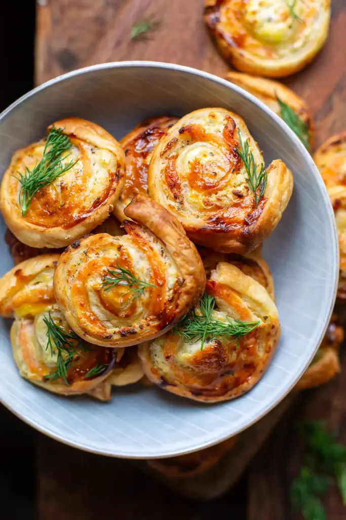 Blätterteigschnecken mit Lachs Rezept schnell einfach