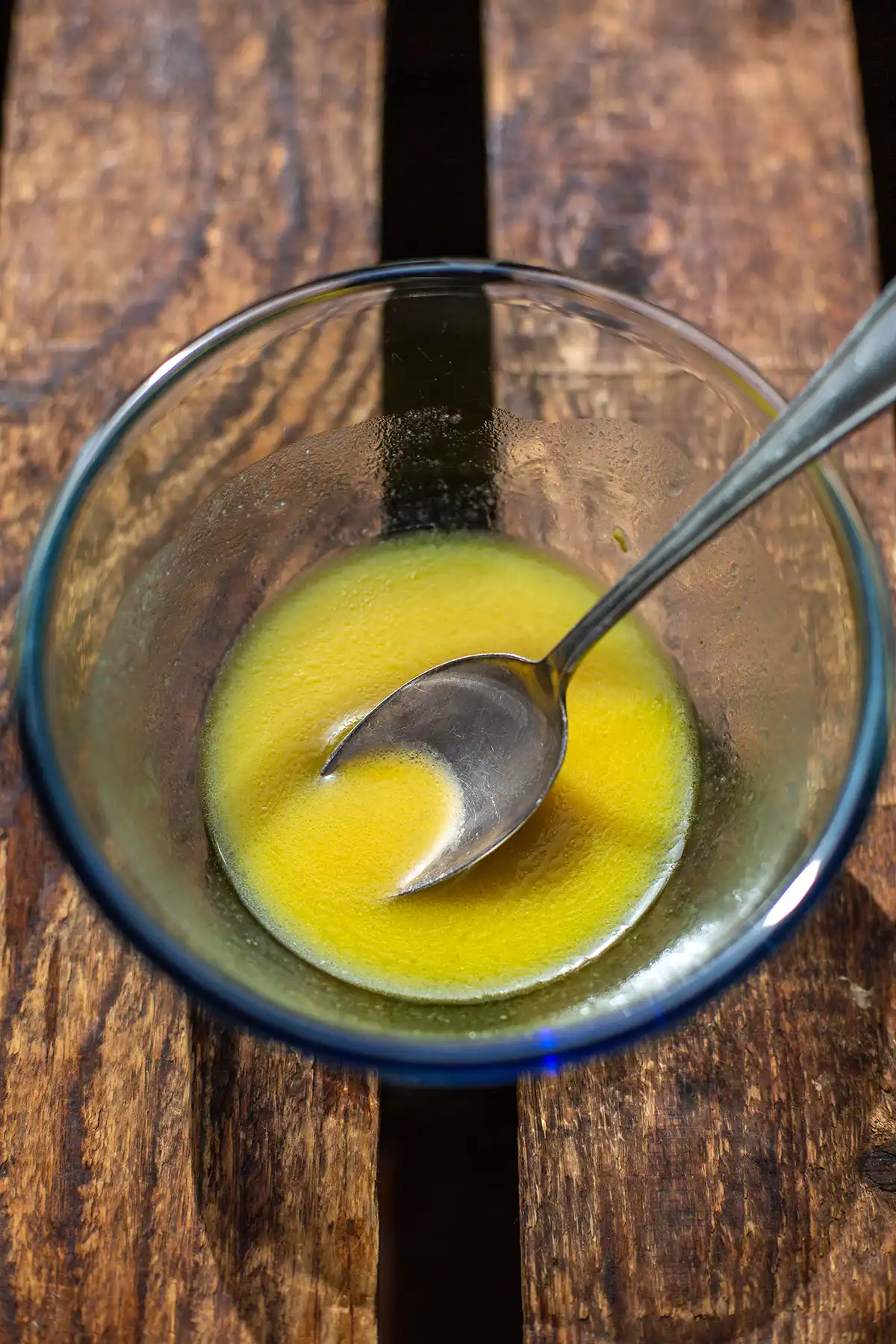 Einfaches Grüner Salat Dressing in einer Schüssel