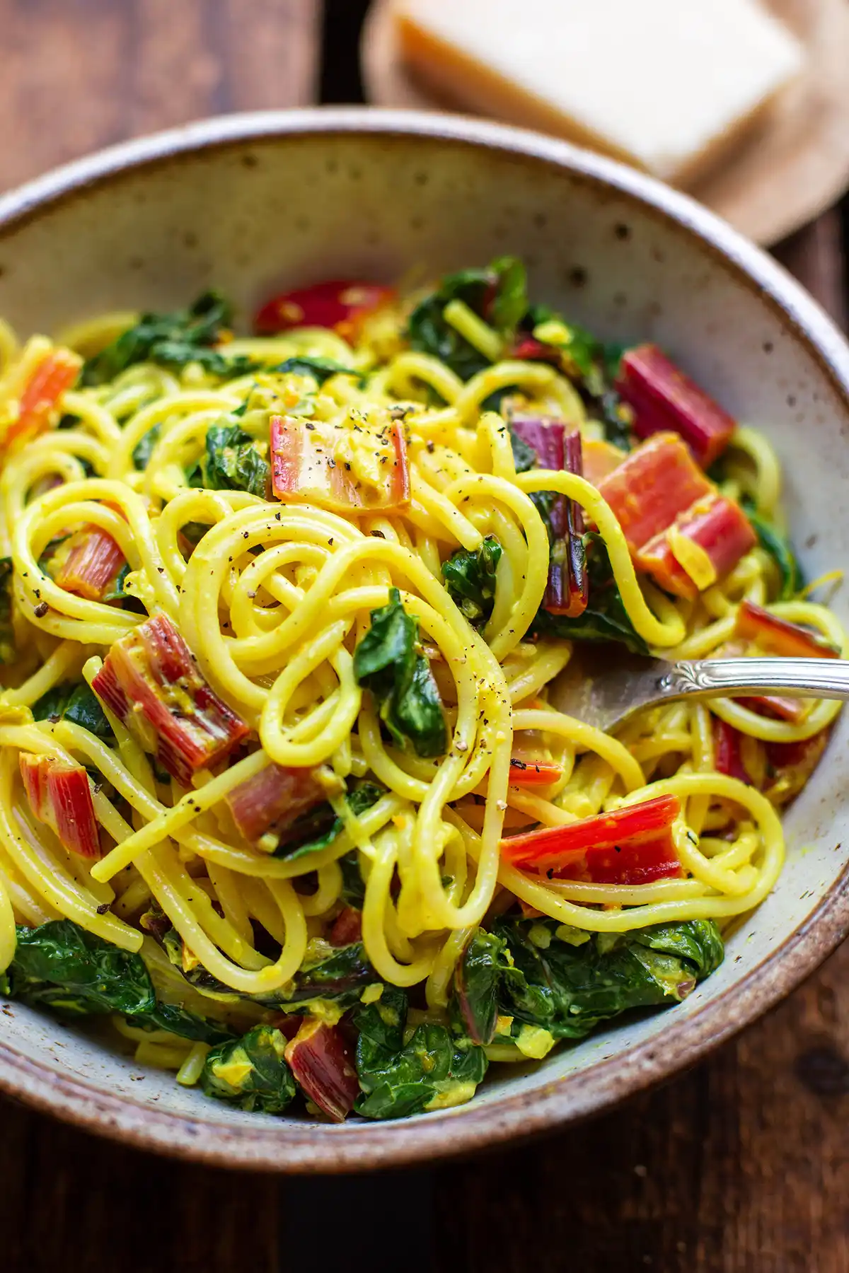 Eine große Portion Mangold-Pasta in einer Schüssel