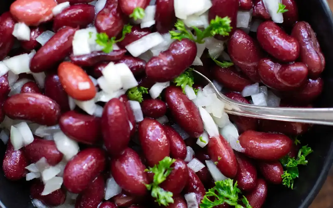 Kidneybohnensalat (schnell, einfach & super lecker!)
