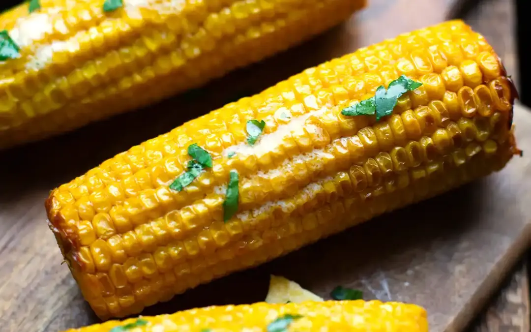 Maiskolben im Airfryer zubereiten (blitzschnell & einfach!)
